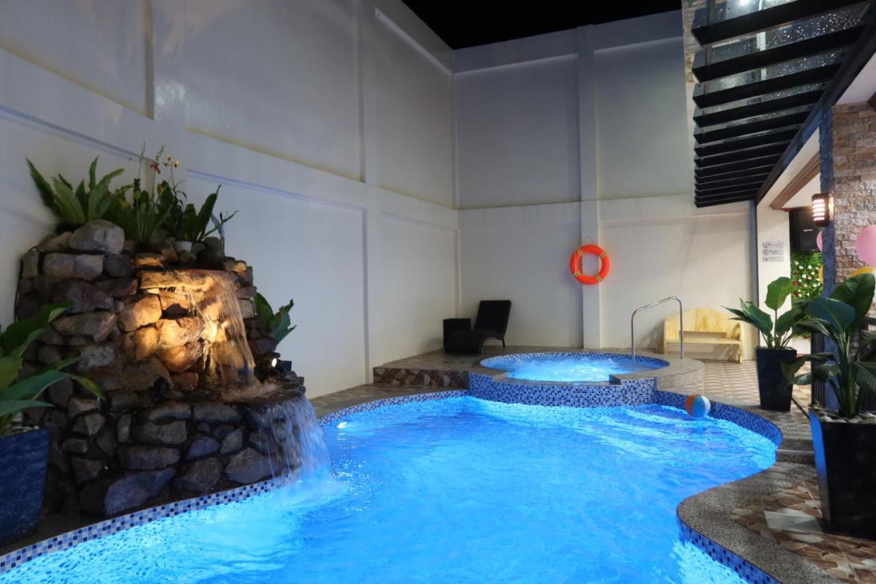 The Legacy Hotel Tayabas Екстер'єр фото