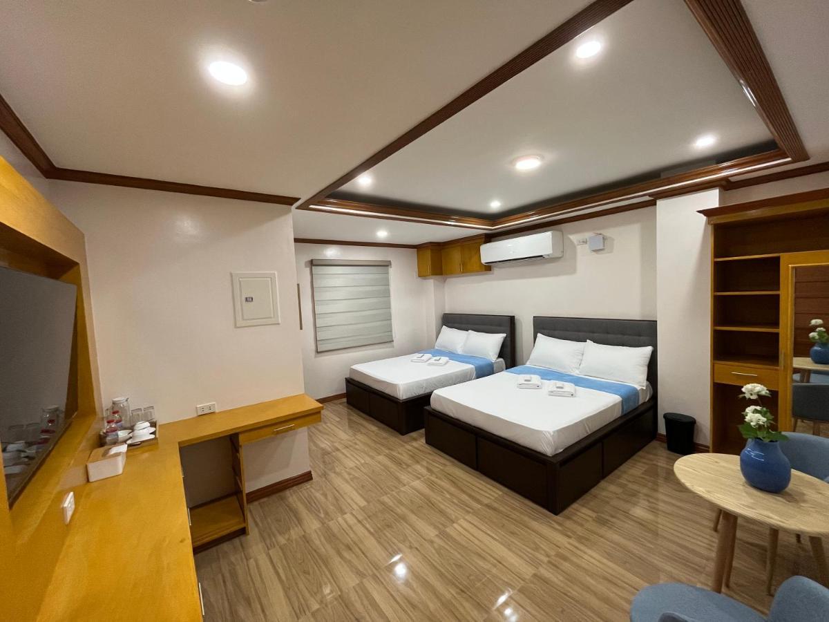 The Legacy Hotel Tayabas Екстер'єр фото