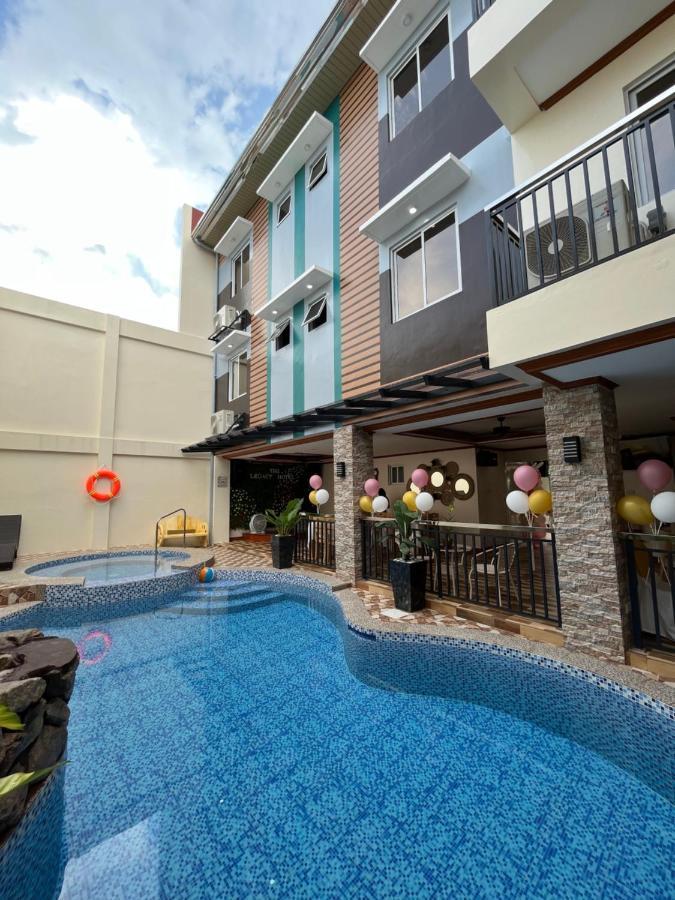 The Legacy Hotel Tayabas Екстер'єр фото
